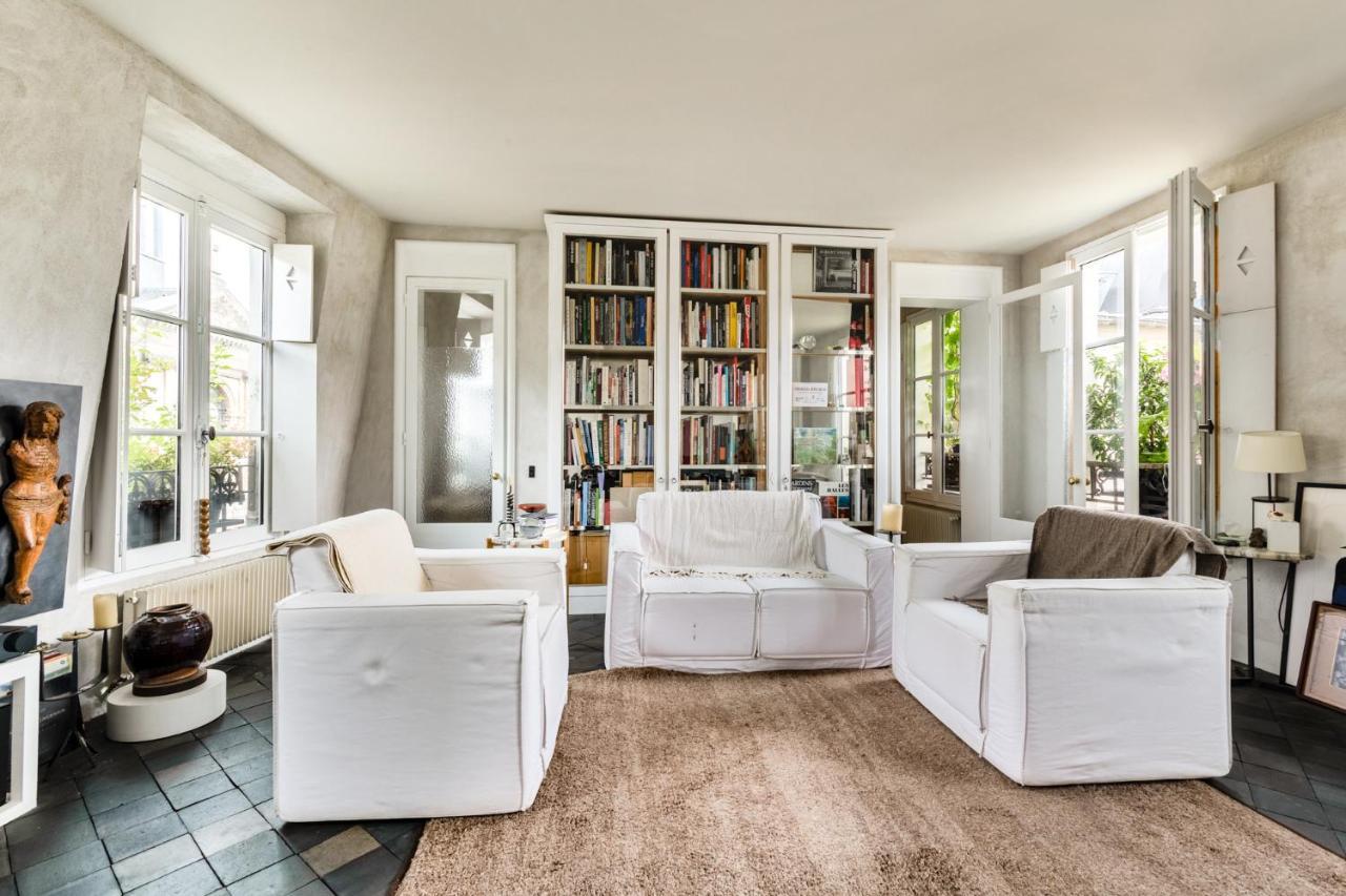 Apartment Famous Parisian Designer's Pied-a-terre In Le Marais *