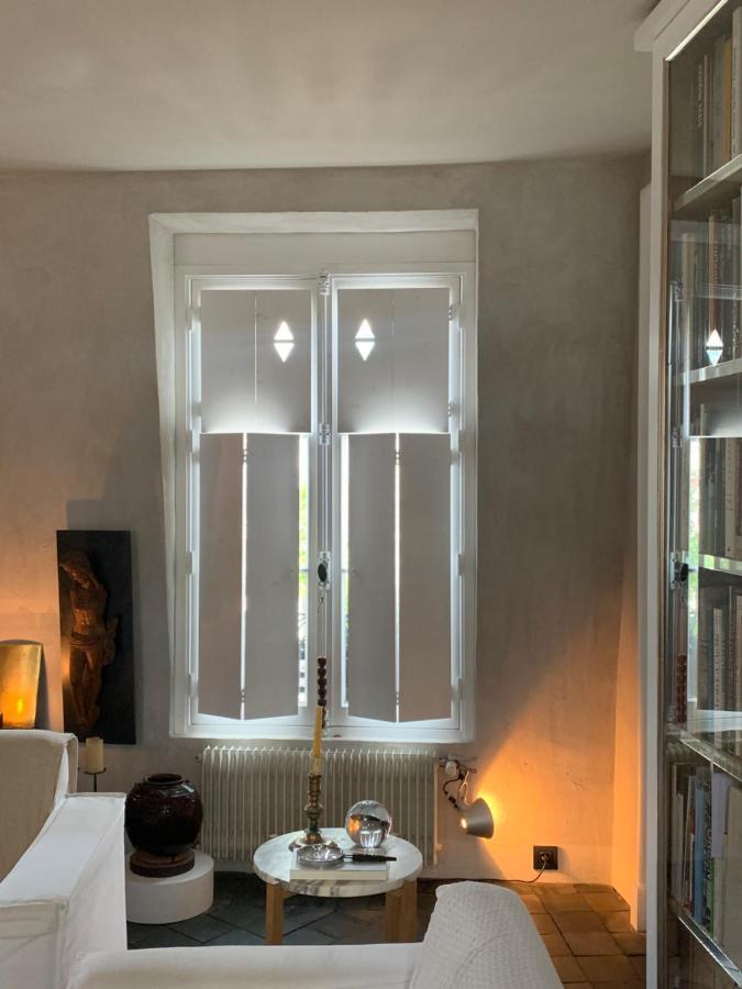 Famous Parisian Designer's Pied-a-terre In Le Marais Apartment *
