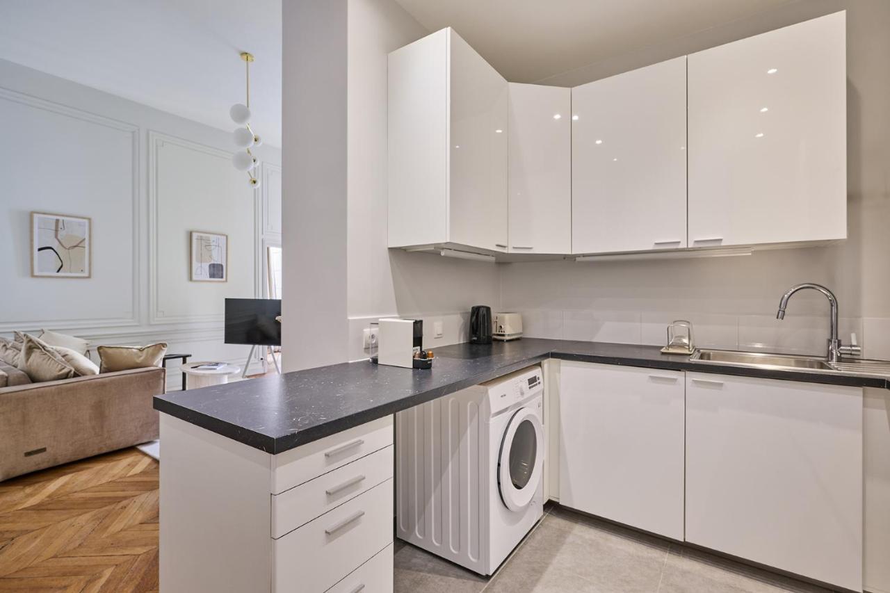 Place Vendome By Studio Prestige