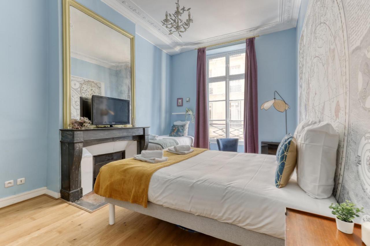 The Typical Parisian Flat - Louvre Royal - 1 *