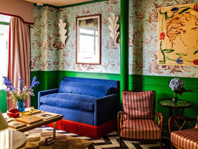 Les Deux Gares Hotel *