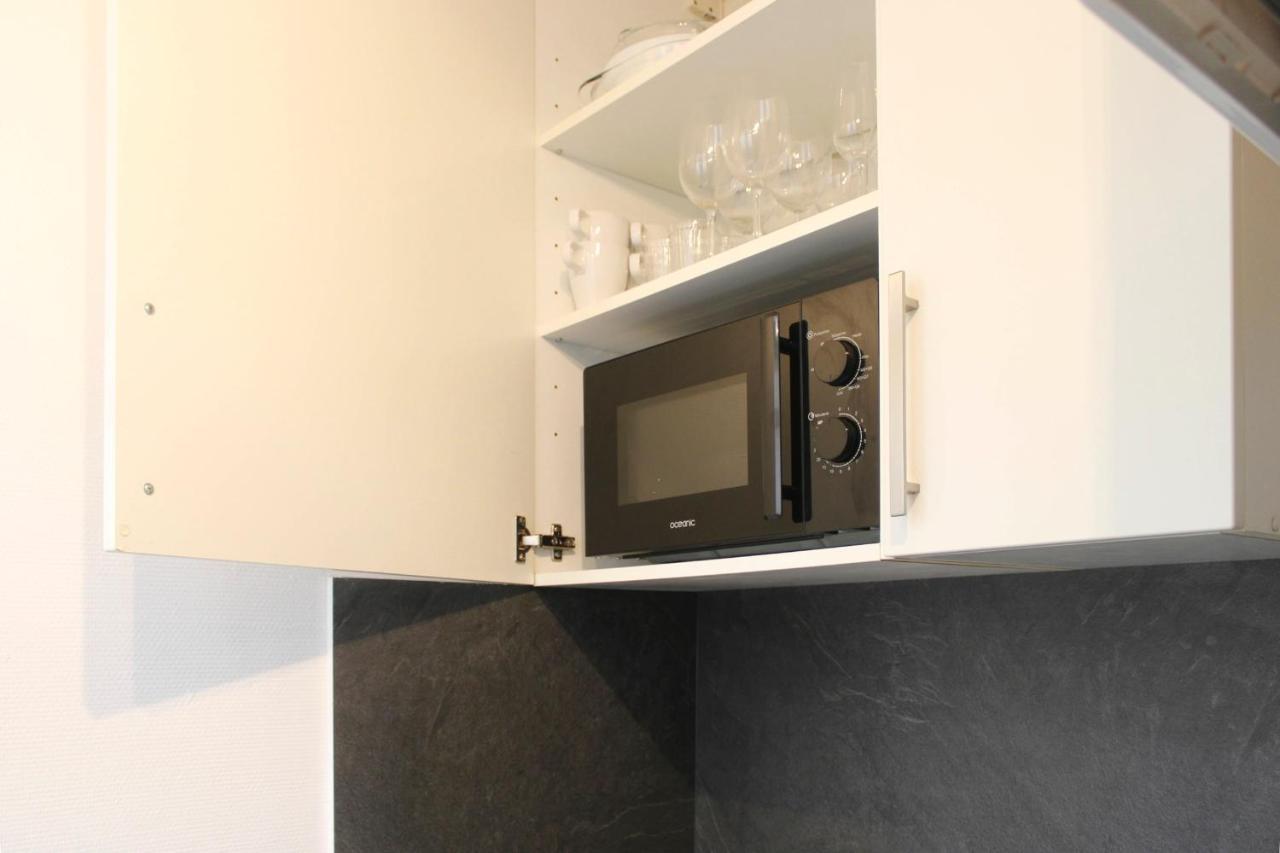 Pretty Nest Close To Pere-lachaise