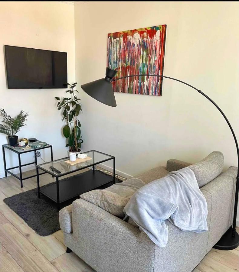 Appartement 2 Pièces Au Pied Du Métro Buzenval.