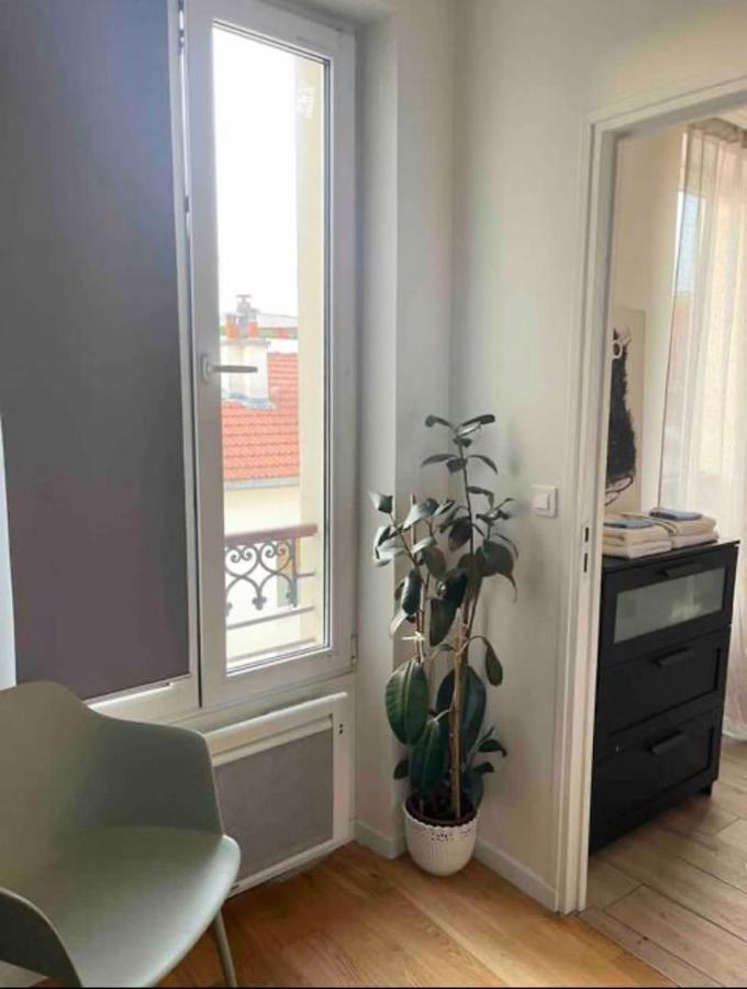 Appartement 2 Pièces Au Pied Du Métro Buzenval.