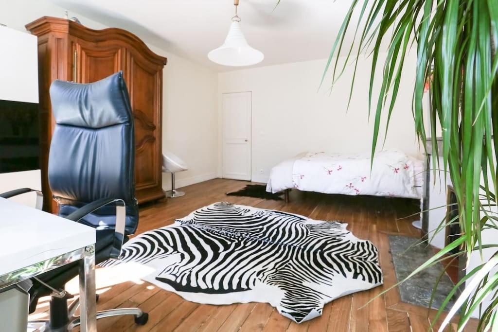 And Parisian Style - 3 Bedrooms