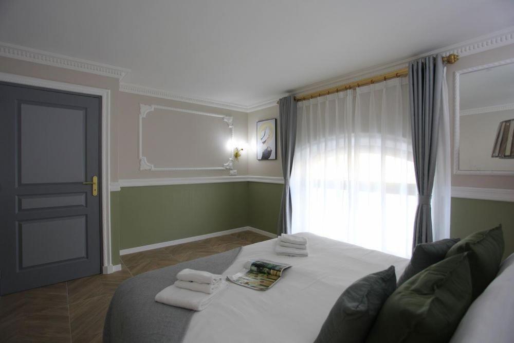 Triplex 250m² 6ch - Clim - Tres Spacieux - Appartement