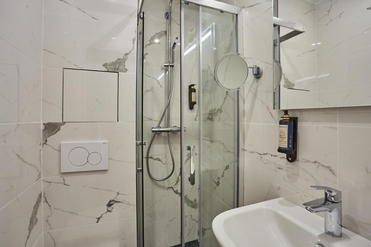 Lux Picpus Hotel Paris