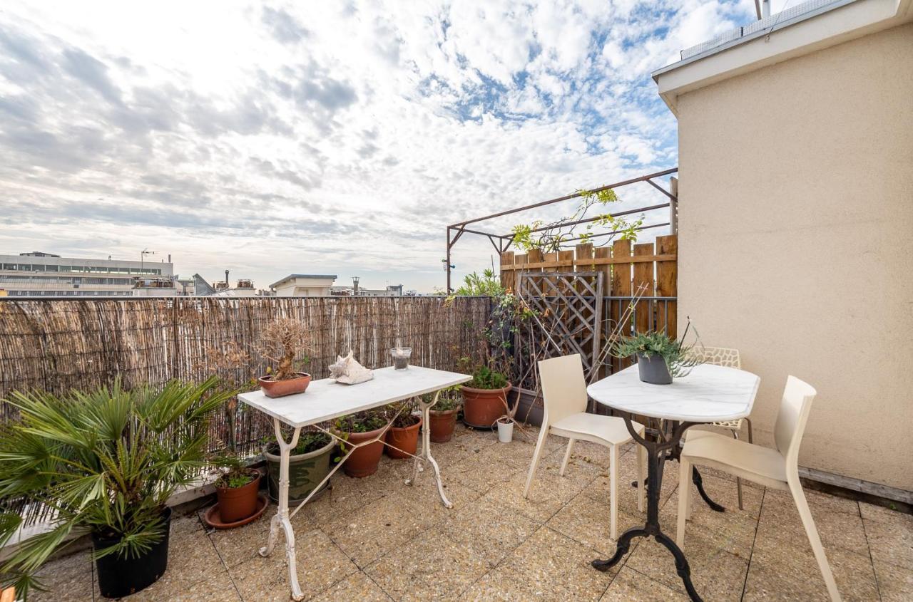 Apartment 2 *