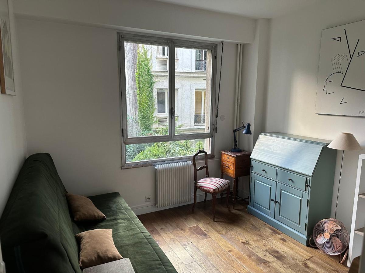 Apartment 16 Passy