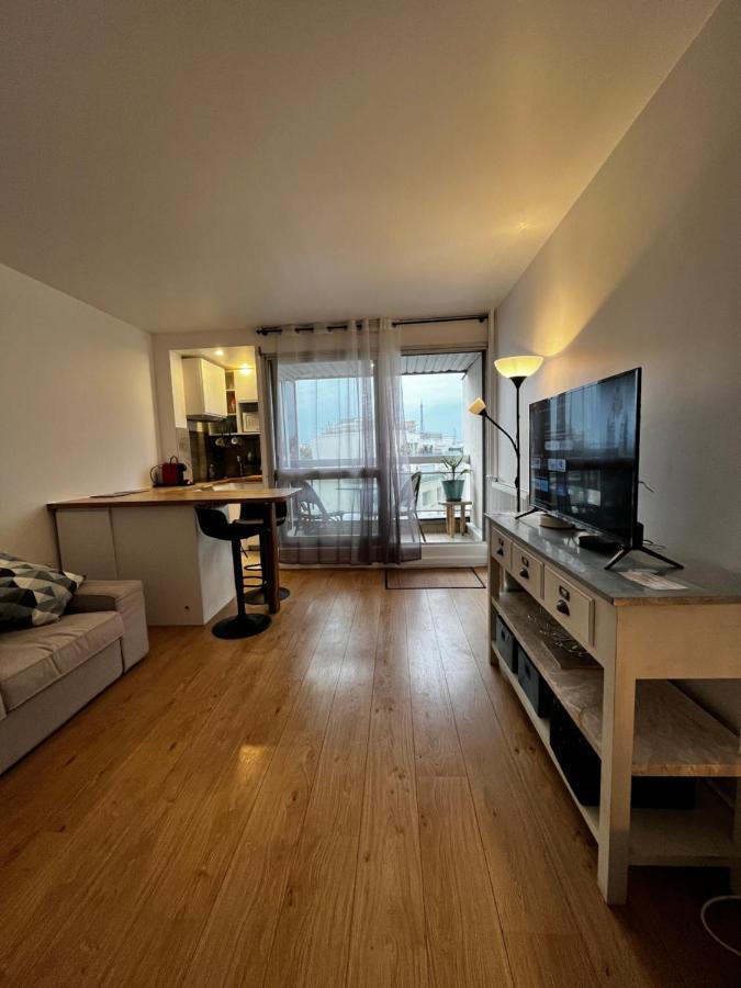Tour Eiffel-montparnasse Joli Studio