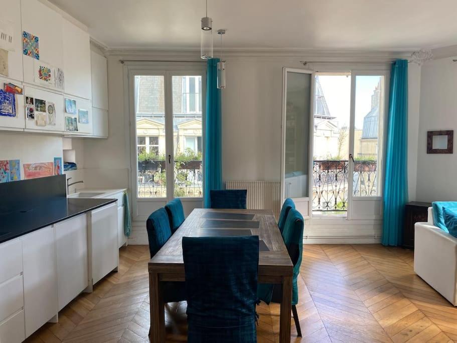 Tres Lumineux Apartment