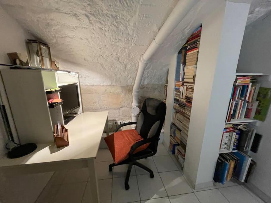 Chezadrienparis - De 90m2 En Souplex * Paris