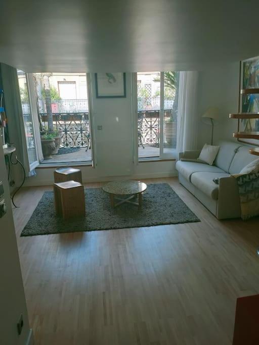 Centre Grand Duplex Avec Belle Terrasse Paris