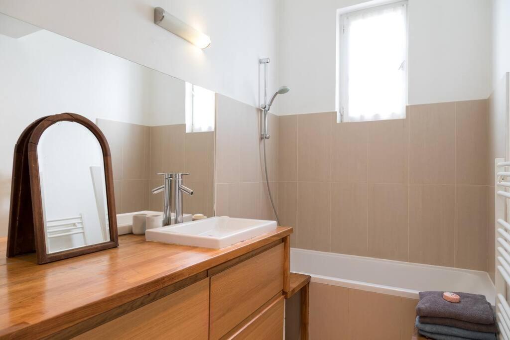 Town House, With Garden And Parking Hébergement de vacances Paris