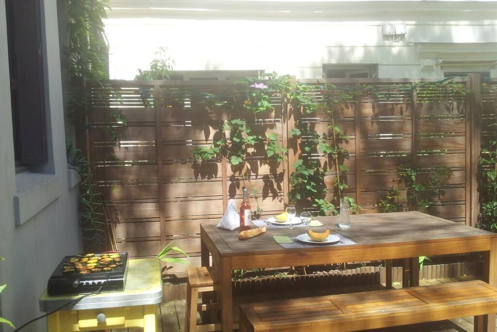 Hébergement de vacances Town House, With Garden And Parking *