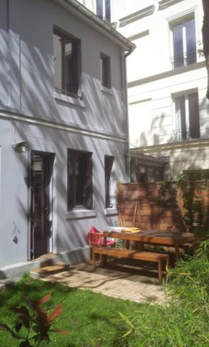Hébergement de vacances Town House, With Garden And Parking