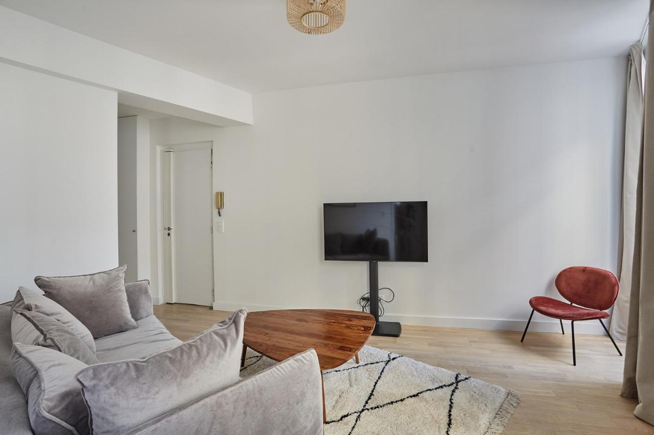 Center Of By Prestige Apartment *