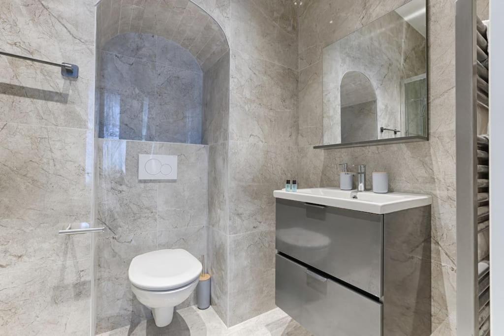 Zen & Luxury 2br Flat - Eiffel Tower Apartment