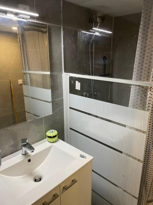 Apartment Confortable - Opera - Place De La Madeleine - Saint Martin - 4 Pers Paris