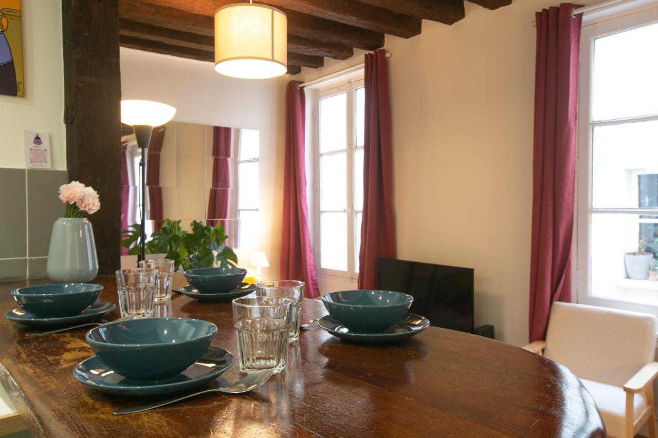 Apartment Authentic In Center Of Parisian Marais