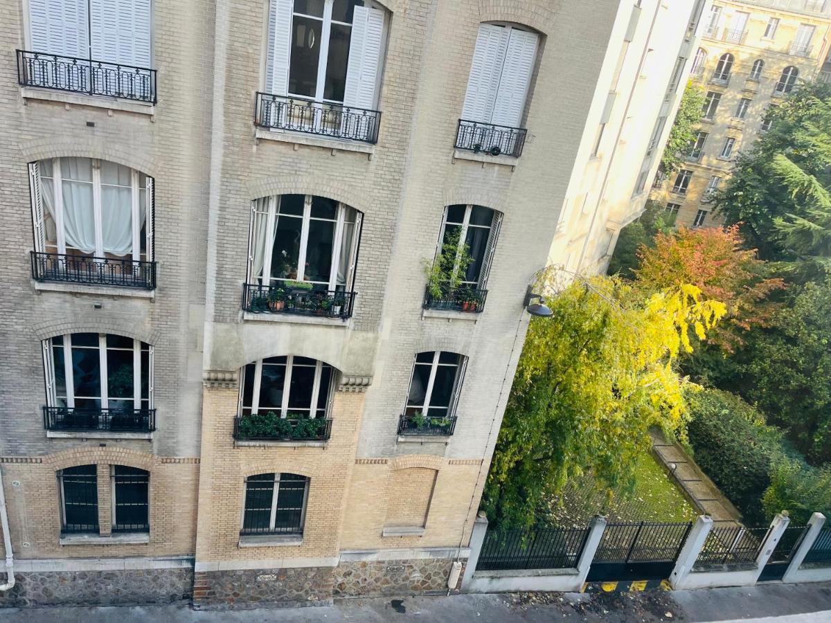 Dream Dwell Paris-eiffel Tower Mirabeau Bridge Cozy In The 16th District *
