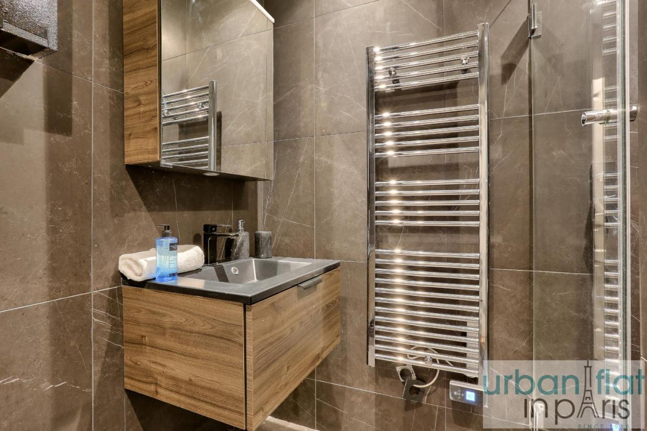 Apartment Urban Flat 70 - Authentic 3bdr Parisian Flat Paris