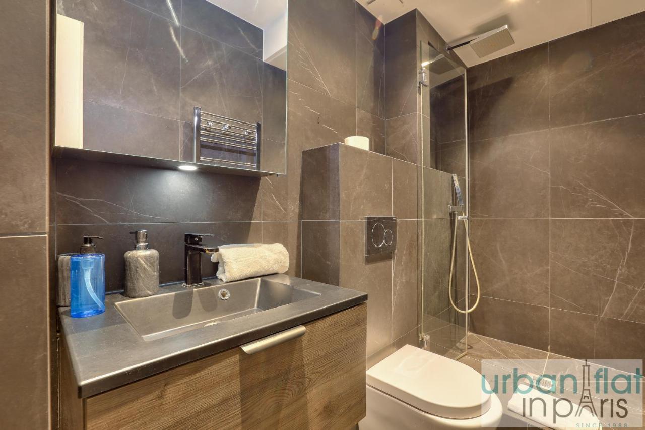 Urban Flat 70 - Authentic 3bdr Parisian Flat Apartment *