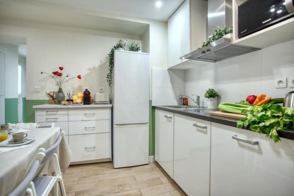 Amazing New Bastille 3 Bedrooms 2 Bathrooms Paris