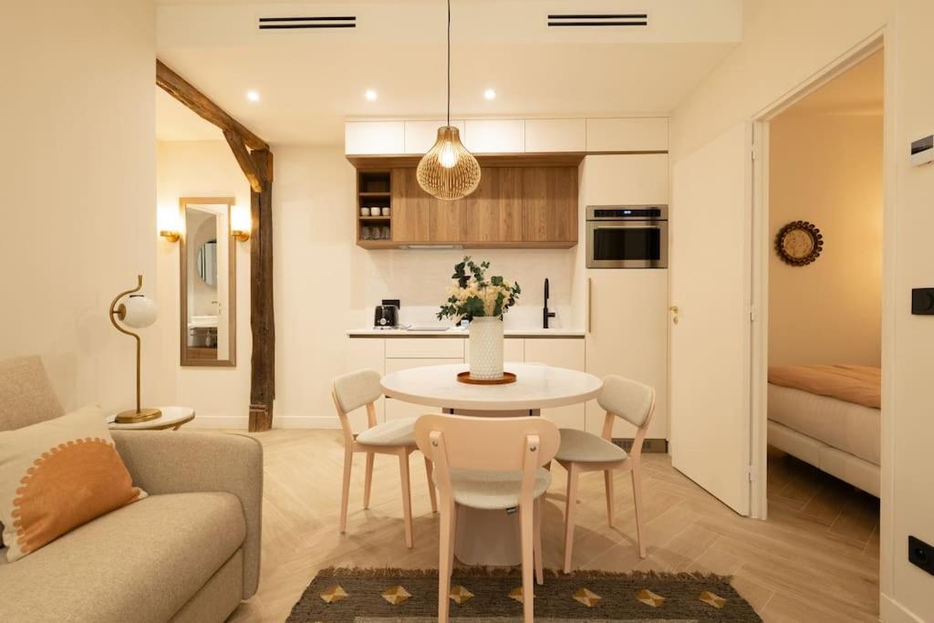 New Luxury - 4 People Apartment Paris