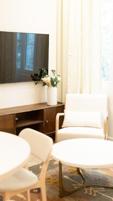 New Luxury - 4 People Apartment *