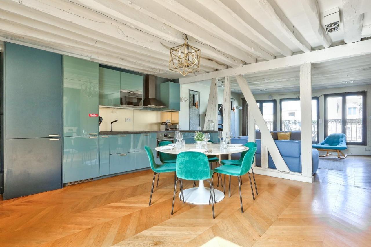 Le Marais Superb Terrace Free Netflix Apartment Paris