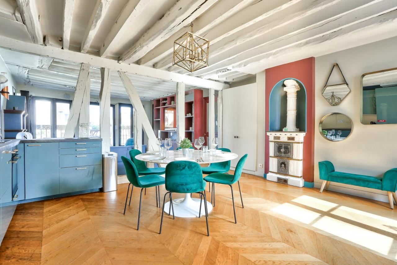 Le Marais Superb Terrace Free Netflix Paris