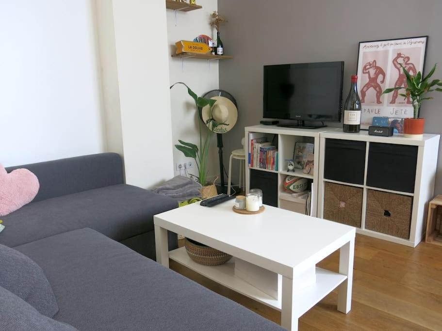 Apartment Petit Vinaigriers Republique Citycosy Paris