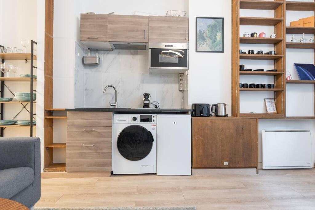 Charming Two Bedroom Wagram 17th Paris