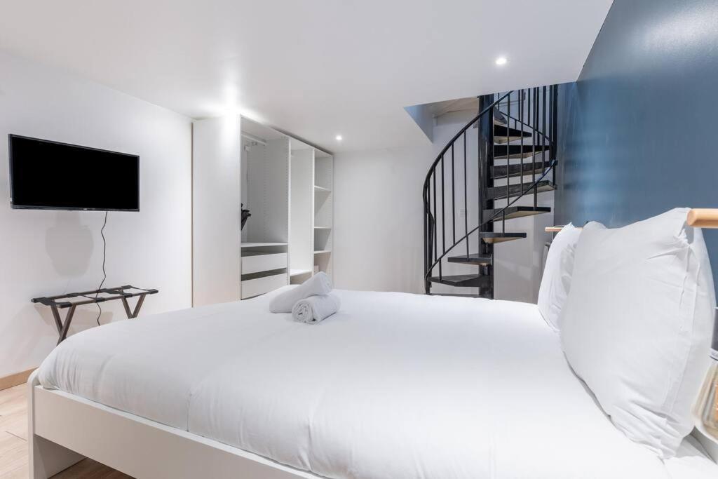 Charming Two Bedroom Wagram 17th
