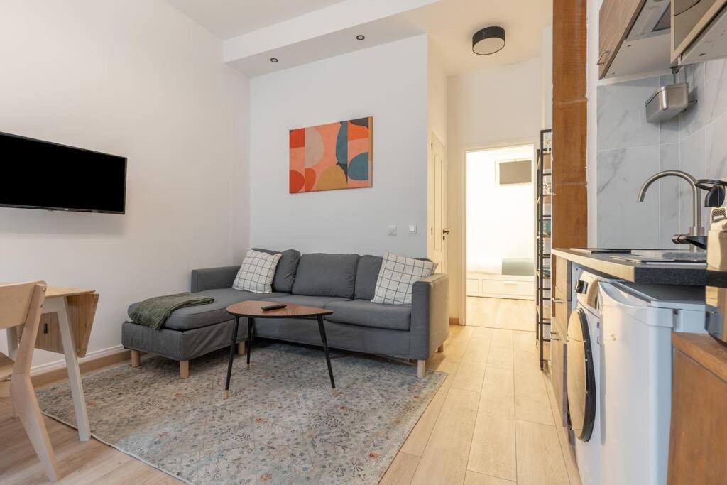 Charming Two Bedroom Wagram 17th * Paris