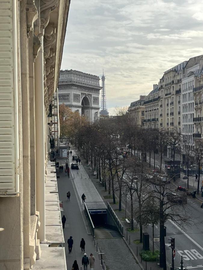Guest Nearby Champs Elysees * Paris