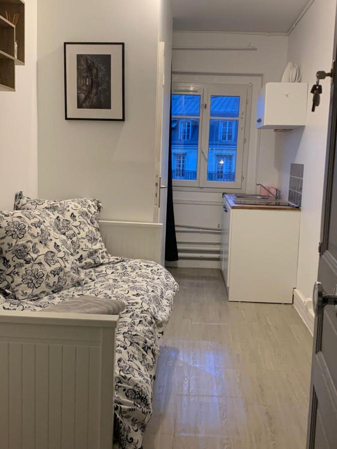 Guest Nearby Champs Elysees Apartment *