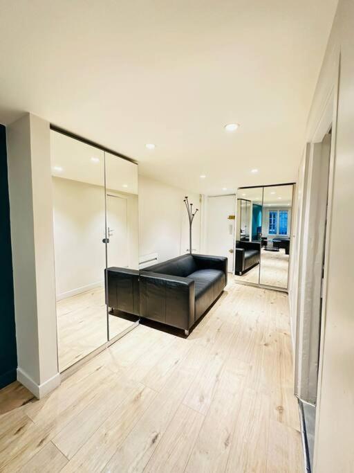 Great Flat In Center Of Apartment Paris