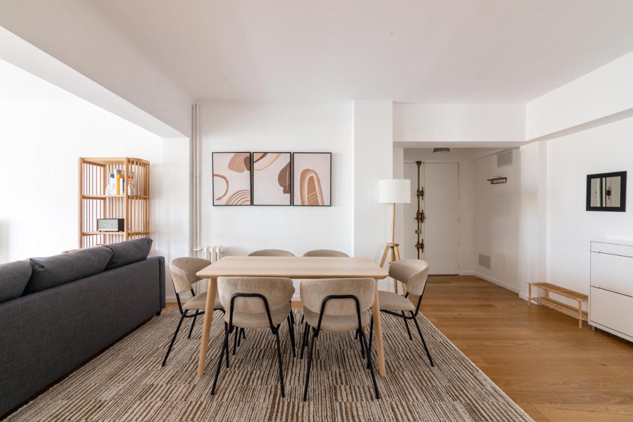 Luxurious 2 Bedroom Arc De Triomphe Grande Armee Appartement Paris