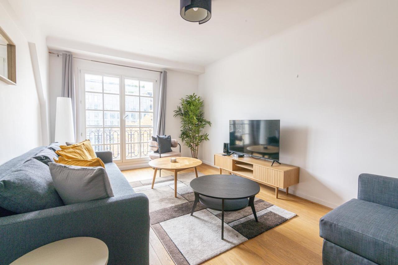 Luxurious 2 Bedroom Arc De Triomphe Grande Armee Appartement *