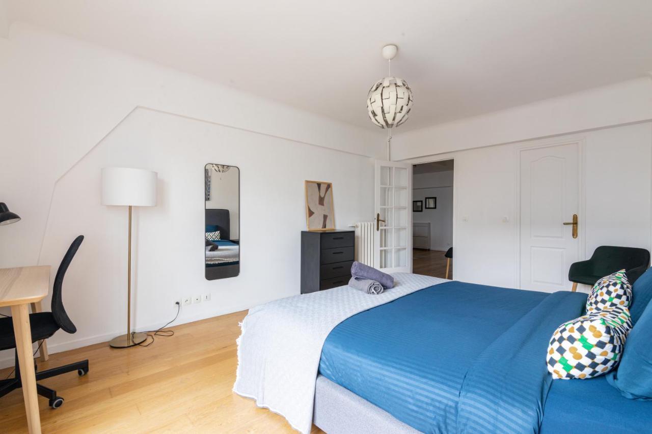 Luxurious 2 Bedroom Arc De Triomphe Grande Armee Paris