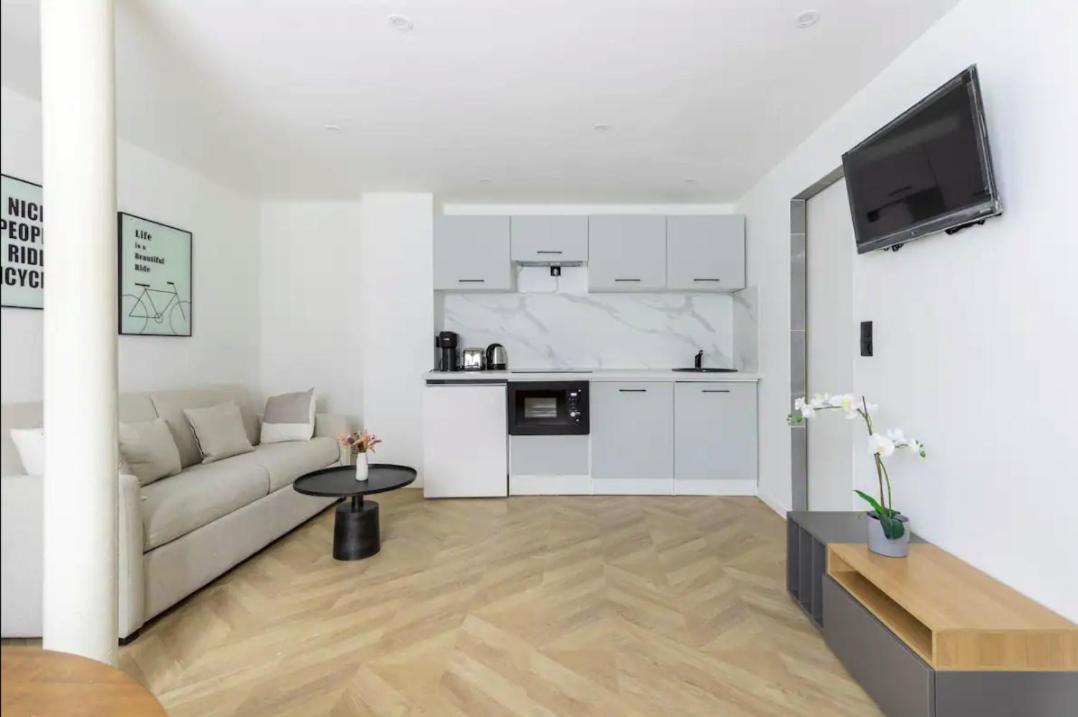 Chapelle/ordener : Magnifique 1br/4p Appartement Paris