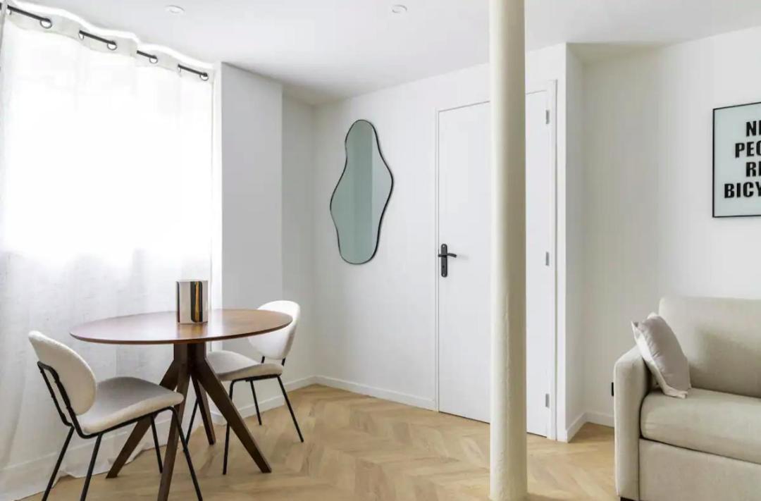 Chapelle/ordener : Magnifique 1br/4p Appartement *