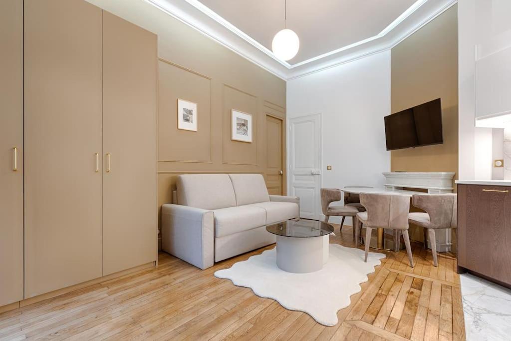 Apartment Mykeypers Luxury Parisian Flat - Heart Of