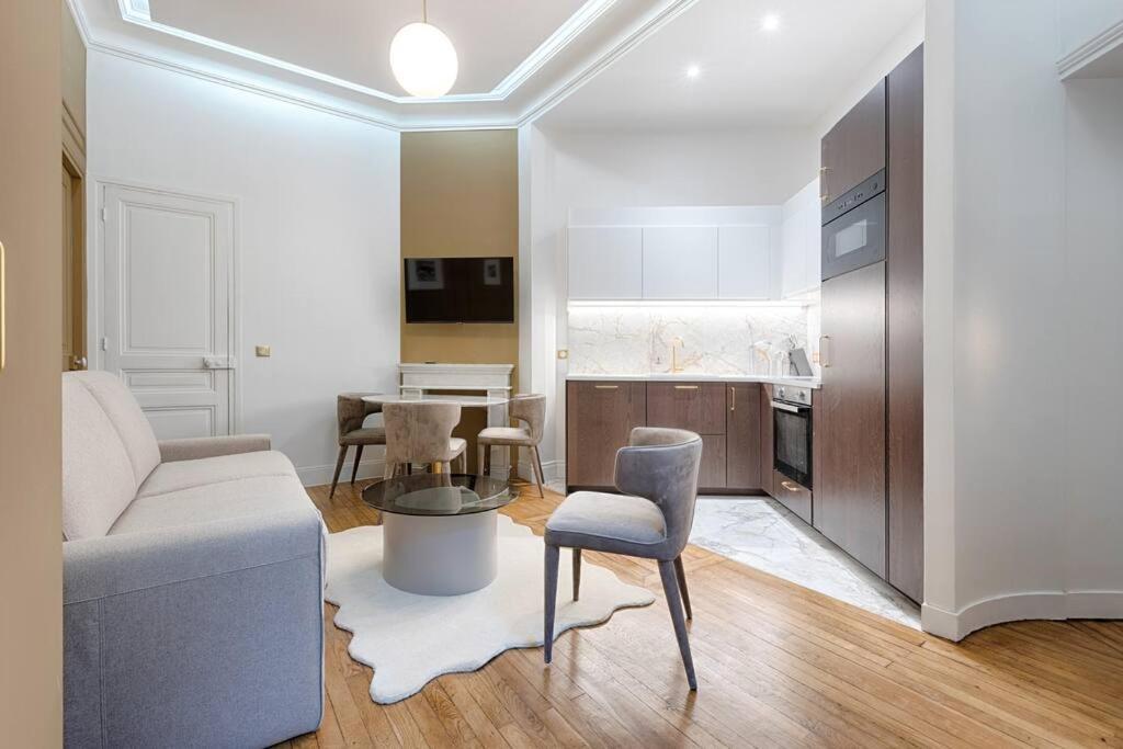 Apartment Mykeypers Luxury Parisian Flat - Heart Of