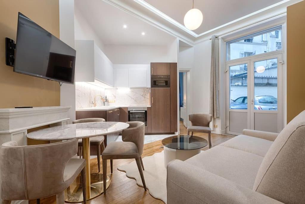 Mykeypers Luxury Parisian Flat - Heart Of Apartment