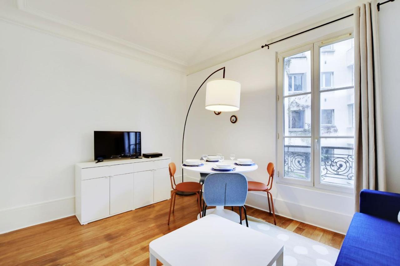 Apartment Cozy Parisian Retreat In The Heart Of The City *
