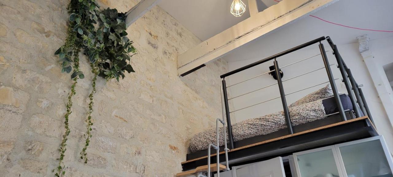 Marais Menilmontant Apartment Paris