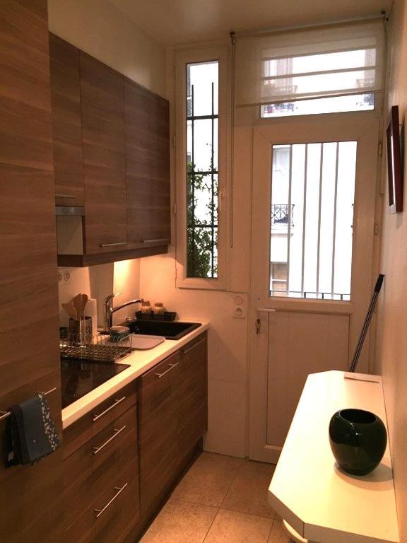 2 Pieces A Ecole Militaire Champ De Mars Tour Eiffel Apartment